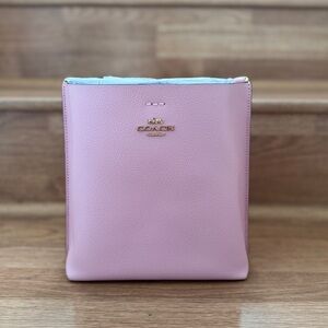 Coach Mollie Bucket 22 With Signature Canvas Interior CF433